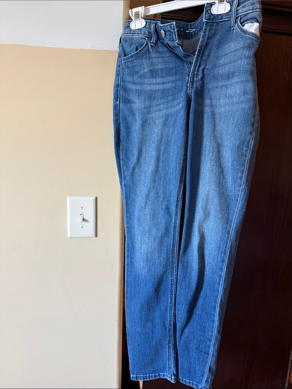 Old Navy Straight-Leg Women’s Jeans — Medium Blue Wash